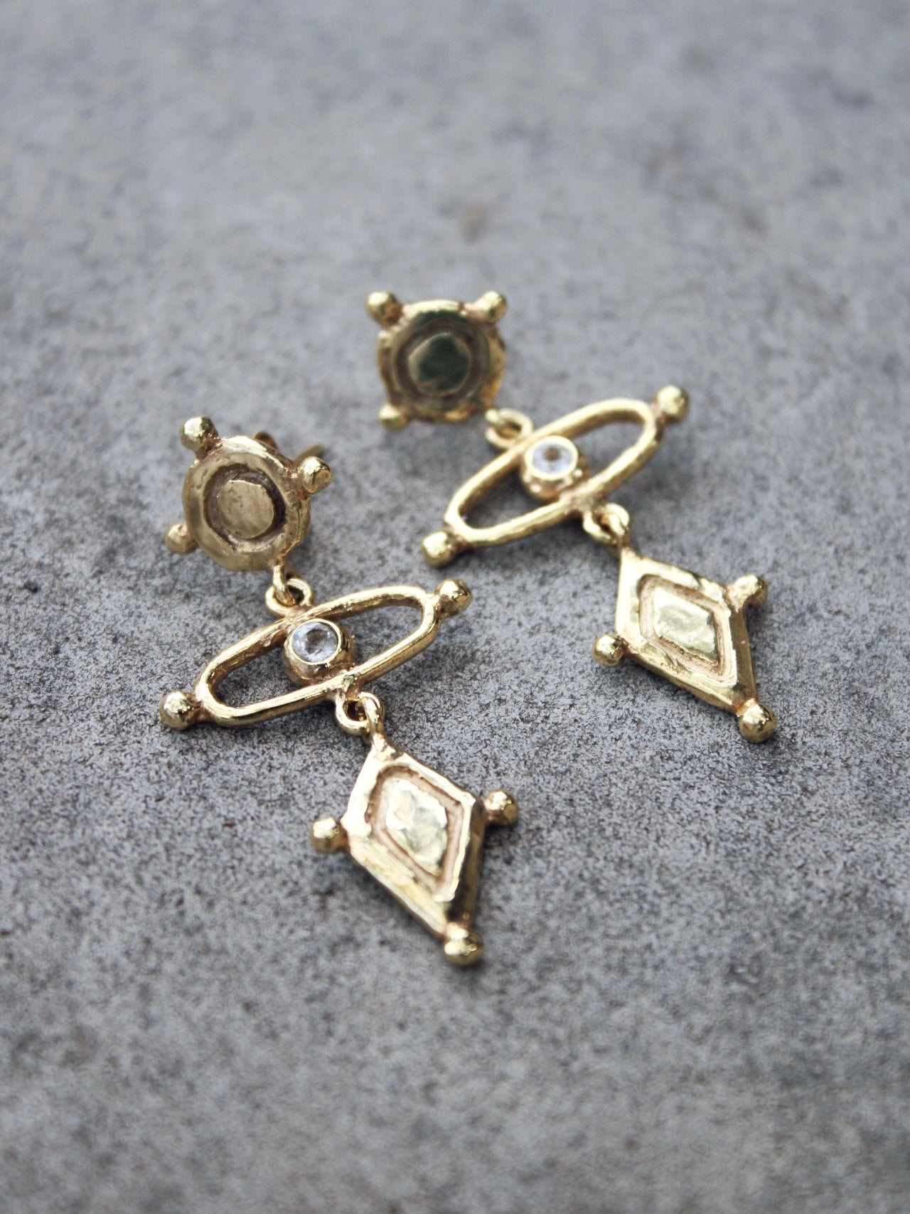 EYE Fülbevaló Fehér Topázzal