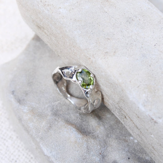 LAAVA Ezüst Gyűrű Peridot Méret:53