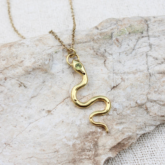 SERPENT Medál Peridot