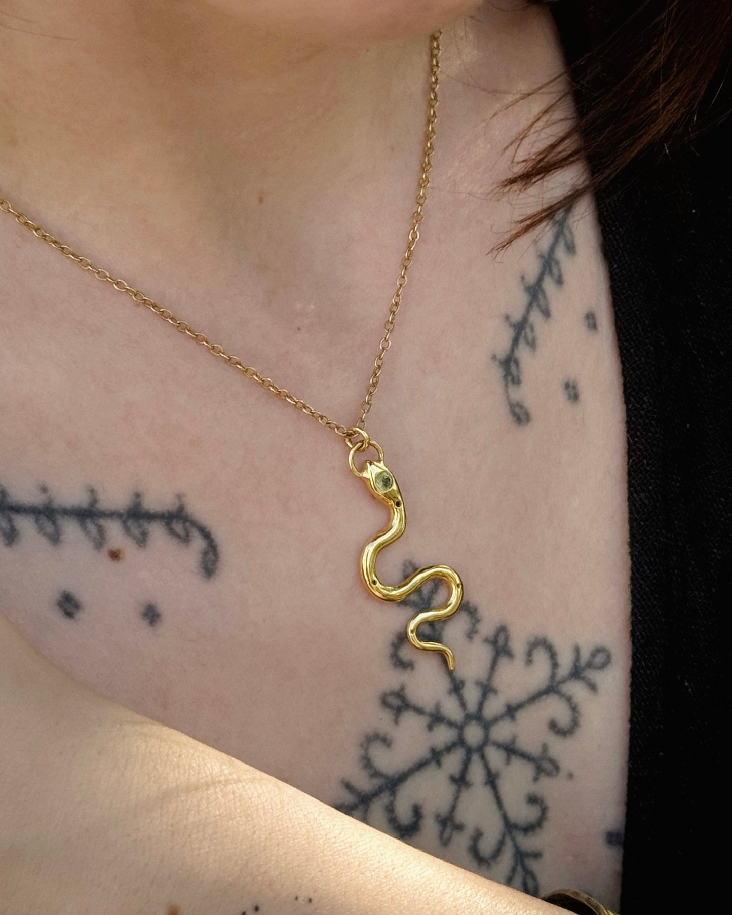 SERPENT Medál Peridot