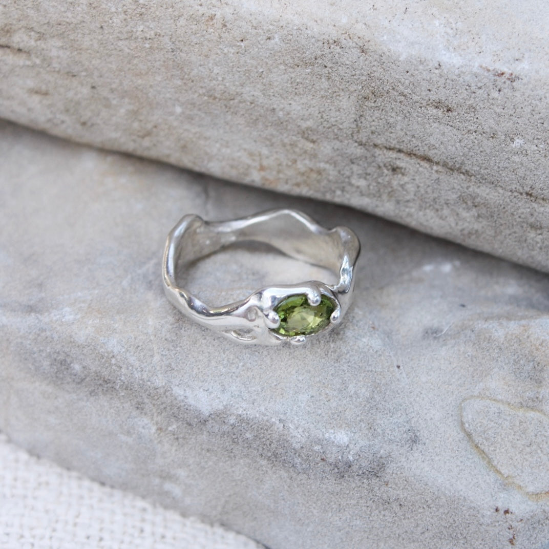 LAAVA Ezüst Gyűrű Peridot Méret:53