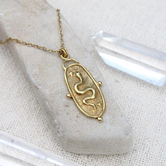 SERPENT Ovális Medál